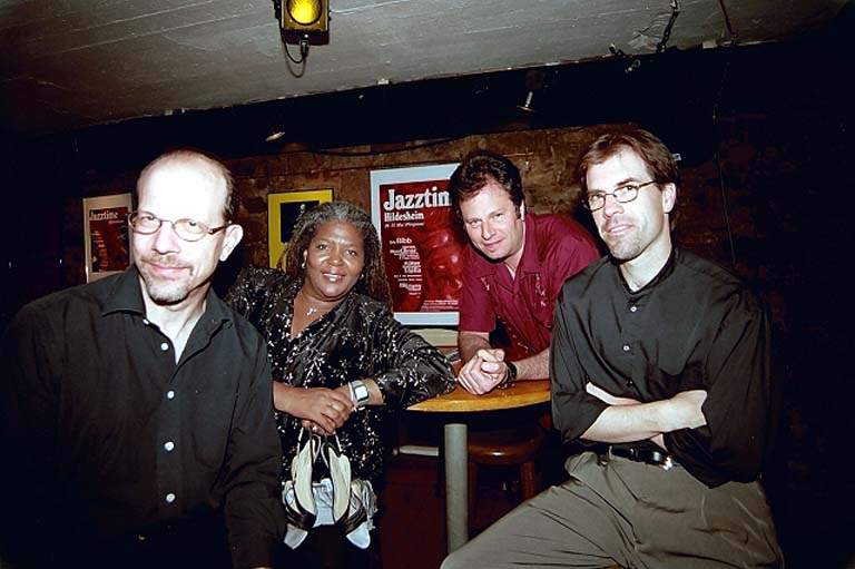 Harlan Terson, Sharon Lewis, Dave Specter, Mike Schlick; Bischofsmuhle Club, Hildesheim, Germany, May 3, 2007