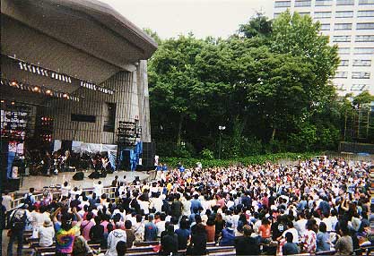 Audience at Hibaya Outdoor Theatre, Tokyo, May 27, 2001